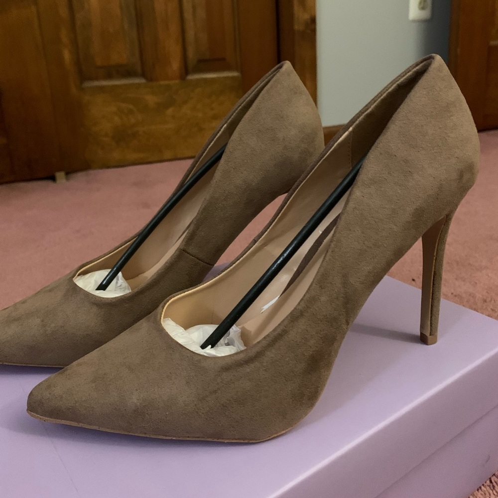 Madden Girl 8.5 taupe heels